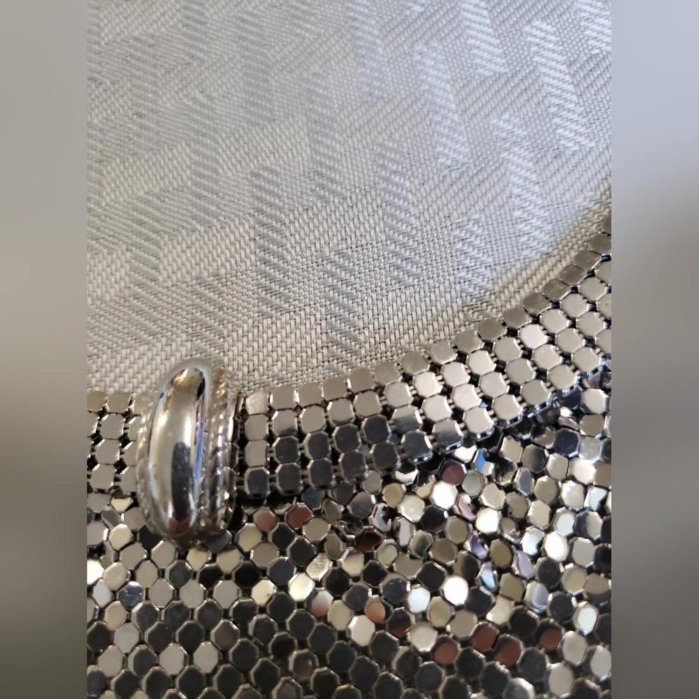 Chic Silver Mesh Necklace - Picture 3 of 4